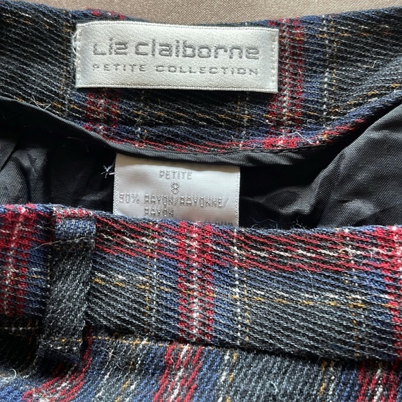 Vintage Liz Claiborne Plaid Wool Pencil Skirt Preppy Charcoal Red Blue Size 8P - Picture 5 of 11